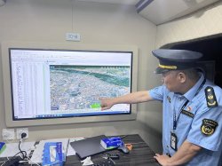 環保“守夜人”利用高科技走航車排查汙染源頭