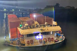 石龍：快速應對貨櫃船觸礁傾側突發事件